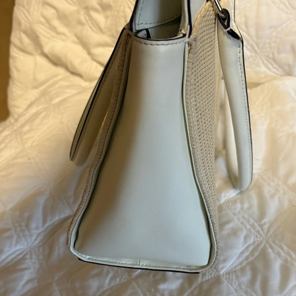 Kate Spade Elegant Cream Tote Bag with Bow Accent